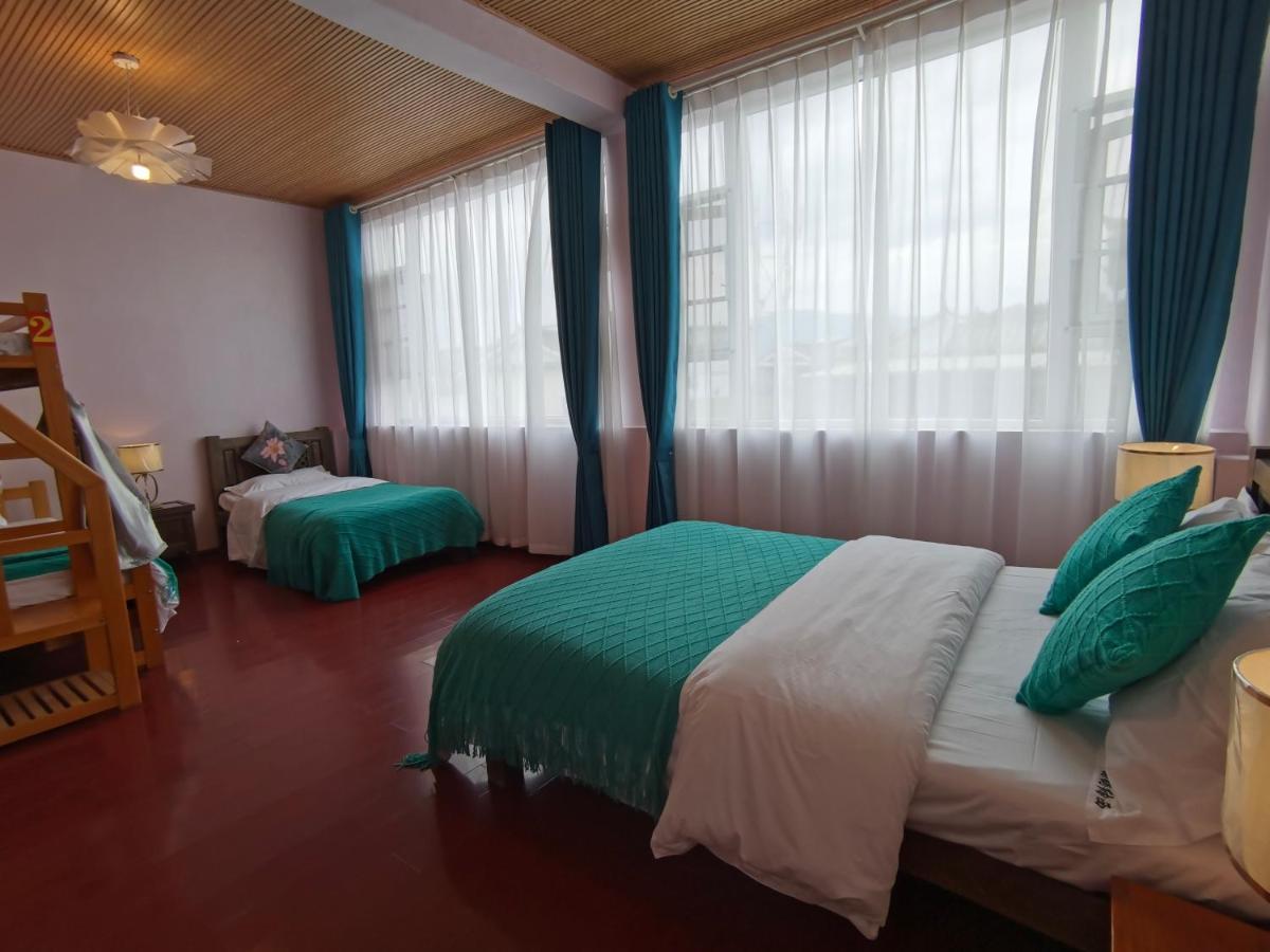 Mama Naxi Guesthouse Lijiang  Exterior foto